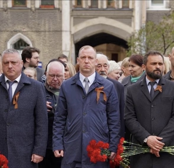 Память, соединяющая поколения: у мемориала памяти дорожников состоялось возложение цветов